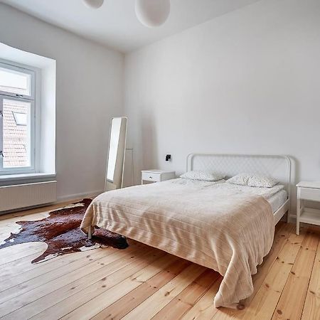 Spacious 2-Bedroom Flat In Old Town By Urban Rent Vilnius Exterior photo