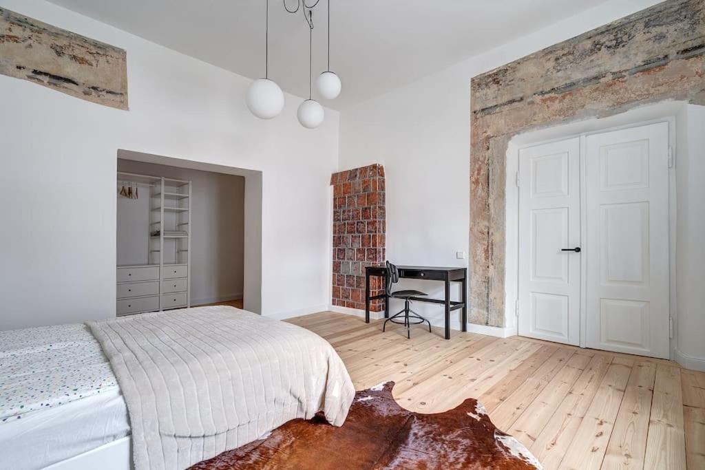 Spacious 2-Bedroom Flat In Old Town By Urban Rent Vilnius Exterior photo