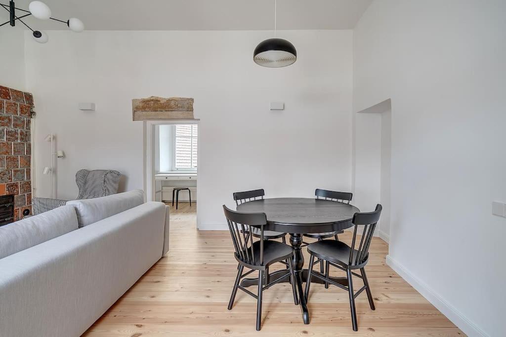 Spacious 2-Bedroom Flat In Old Town By Urban Rent Vilnius Exterior photo