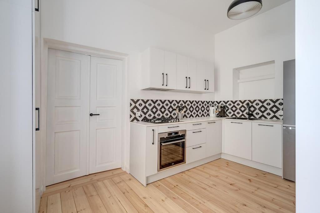 Spacious 2-Bedroom Flat In Old Town By Urban Rent Vilnius Exterior photo