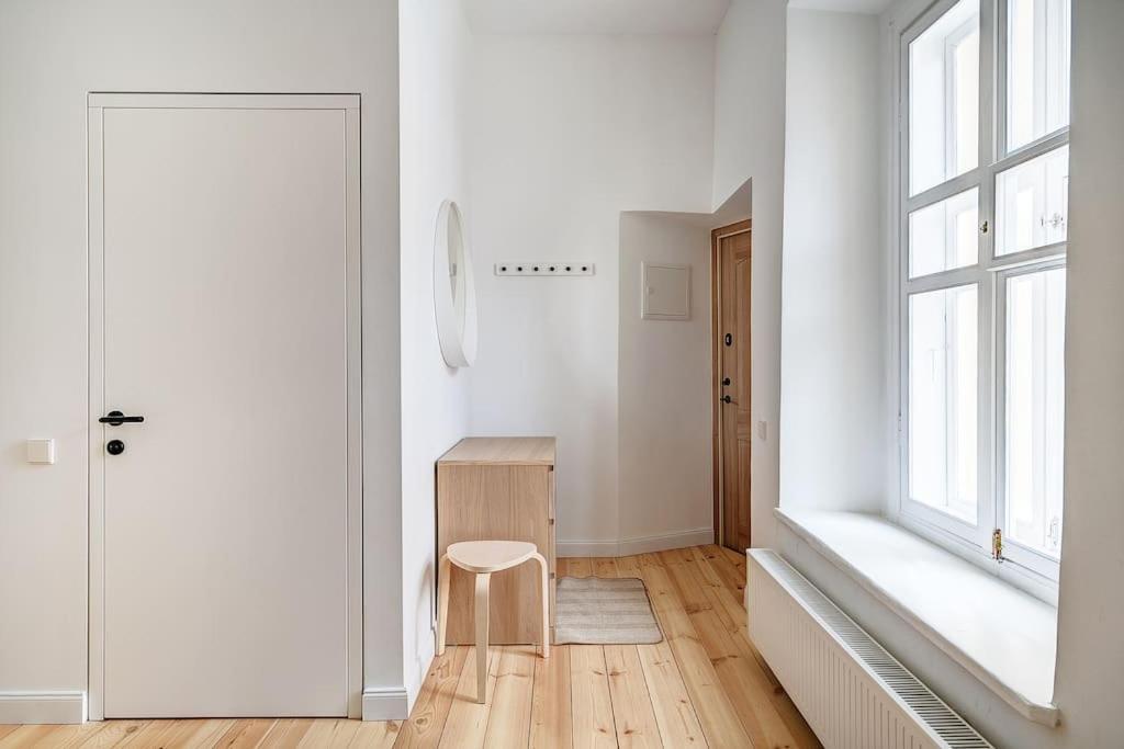Spacious 2-Bedroom Flat In Old Town By Urban Rent Vilnius Exterior photo